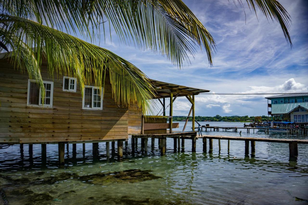 Hostal On The Sea Bocas del Toro Exterior photo