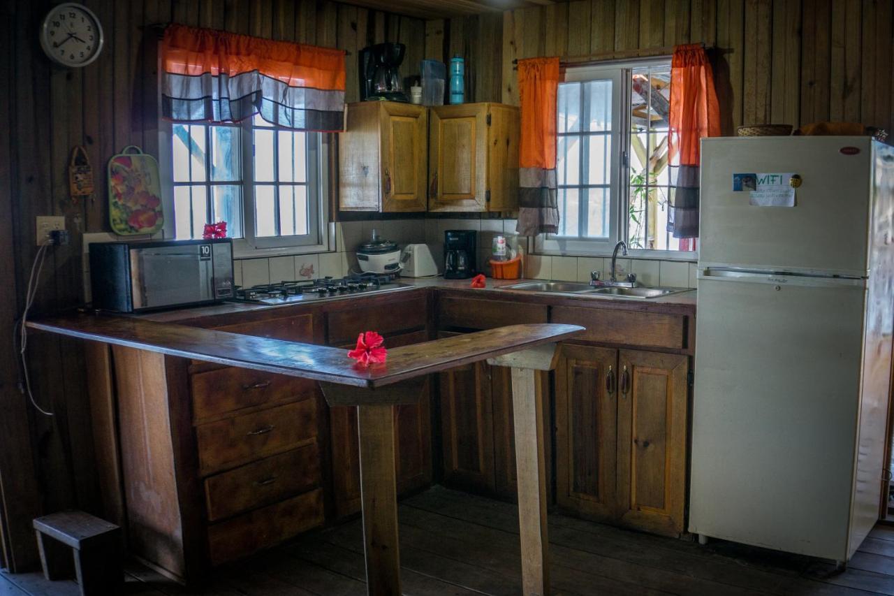 Hostal On The Sea Bocas del Toro Exterior photo